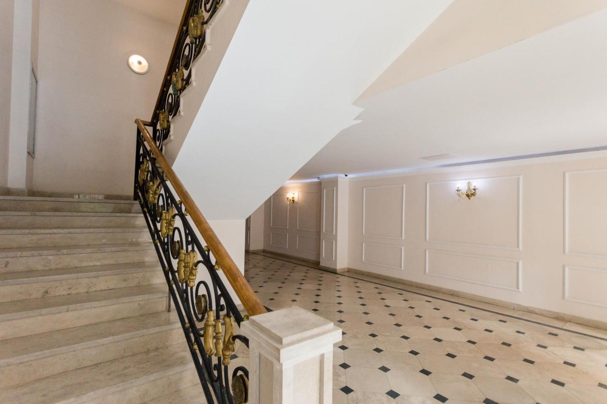 5bd-5bth In Center * Tbilisi