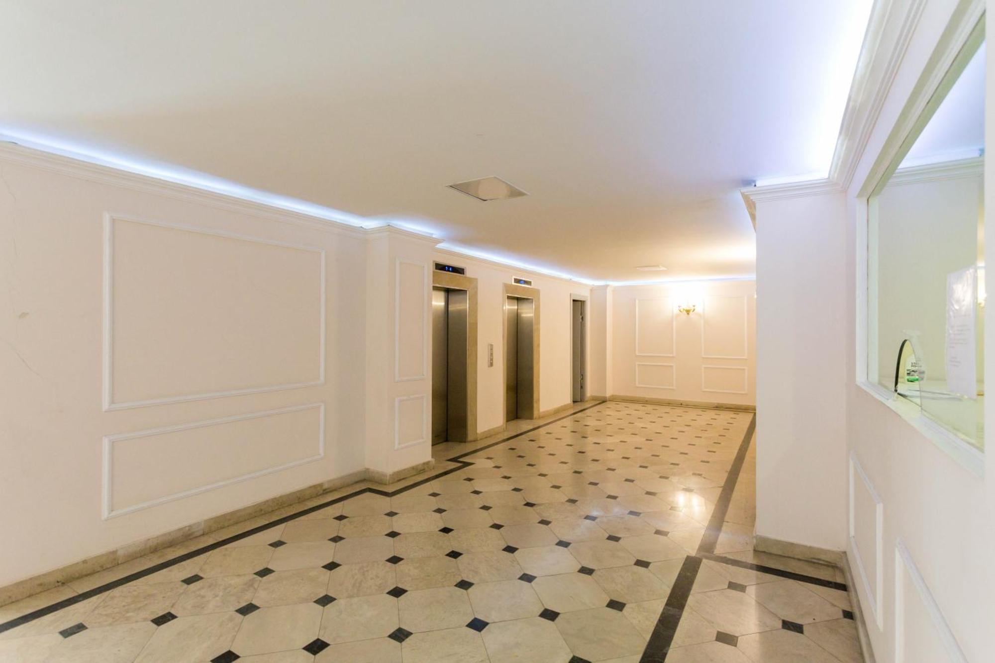 Apartment 5bd-5bth In Center *