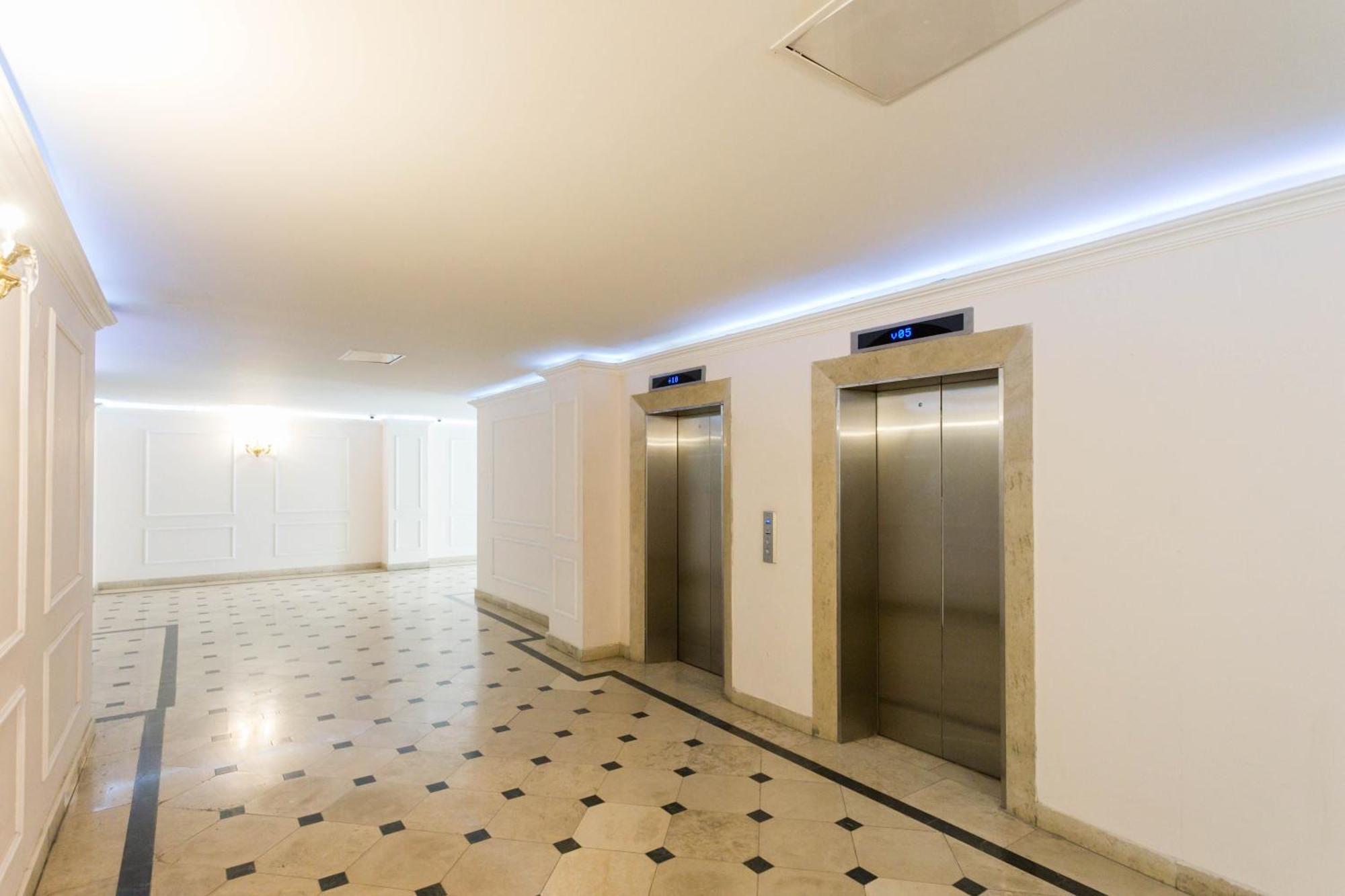 5bd-5bth In Center Apartment