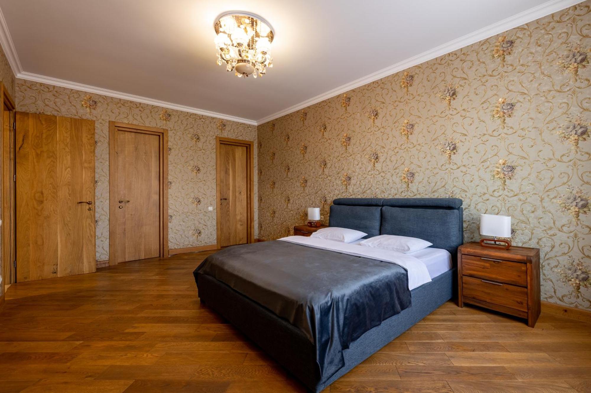 5bd-5bth In Center Apartment Tbilisi