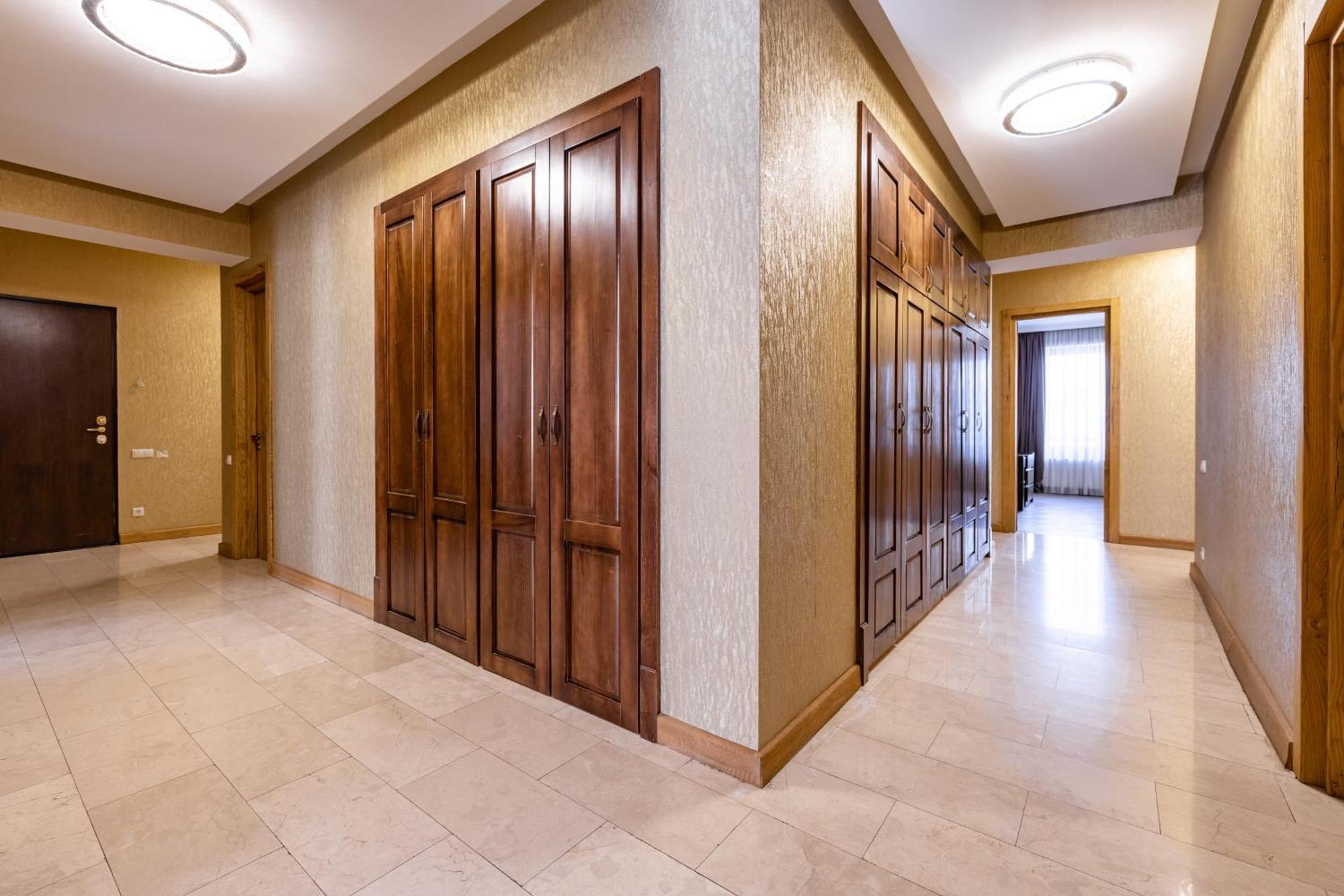 5bd-5bth In Center * Tbilisi